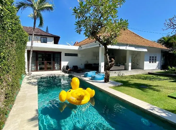 Emma | Heart Of | 350m * Seminyak (Bali)