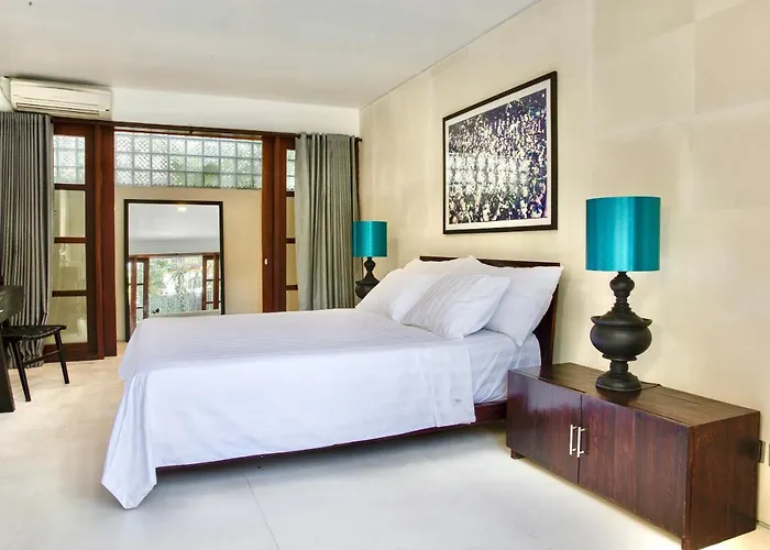 Emma | Heart Of | 350m Villa Seminyak (Bali)